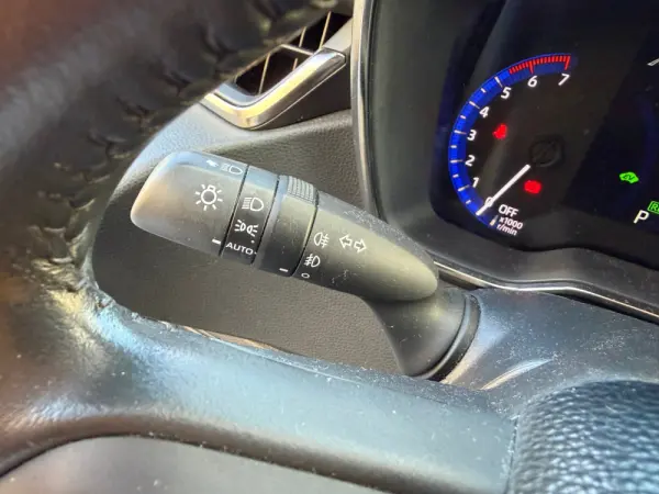 Toyota Corolla 1.8 Hybrid Exclusive Preto - 21